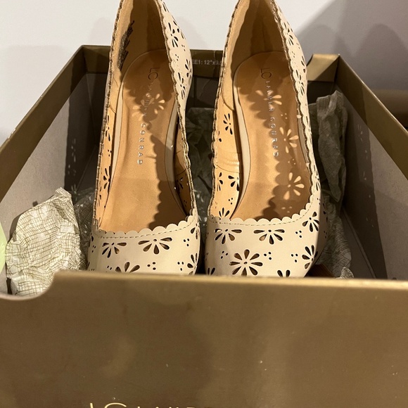 New- Lauren Conrad Floral Heels-Size 8 - Picture 4 of 5